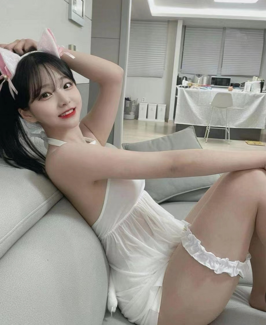 174605d905zr99x8jfjrrj.jpg