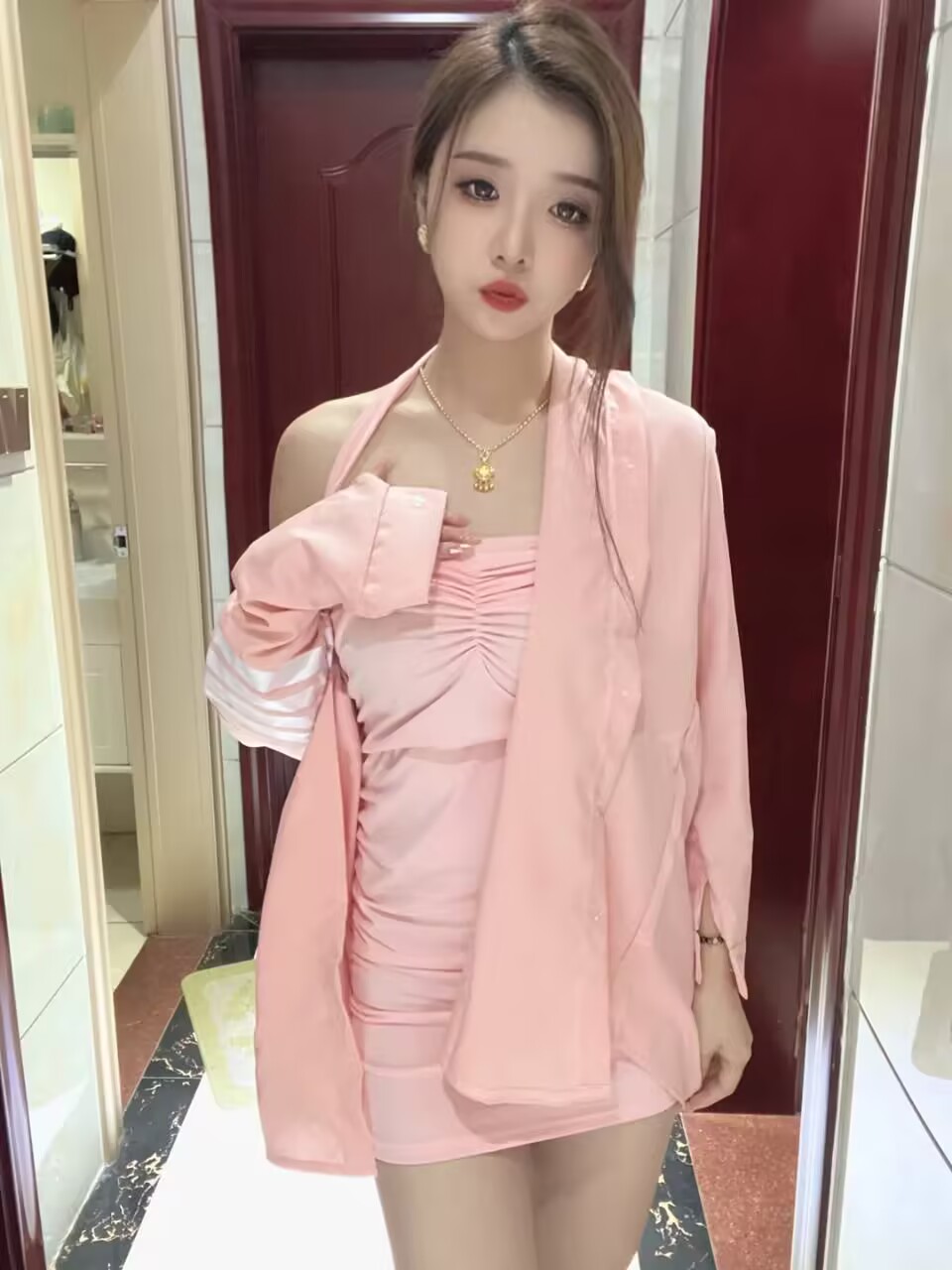 237DA8809B4404E40B8CC38B20F51EF3.jpg